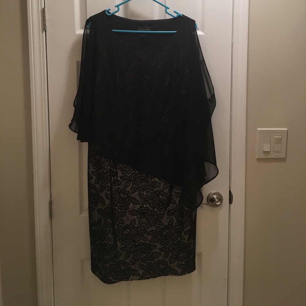 Dress - Picture 2 of 4