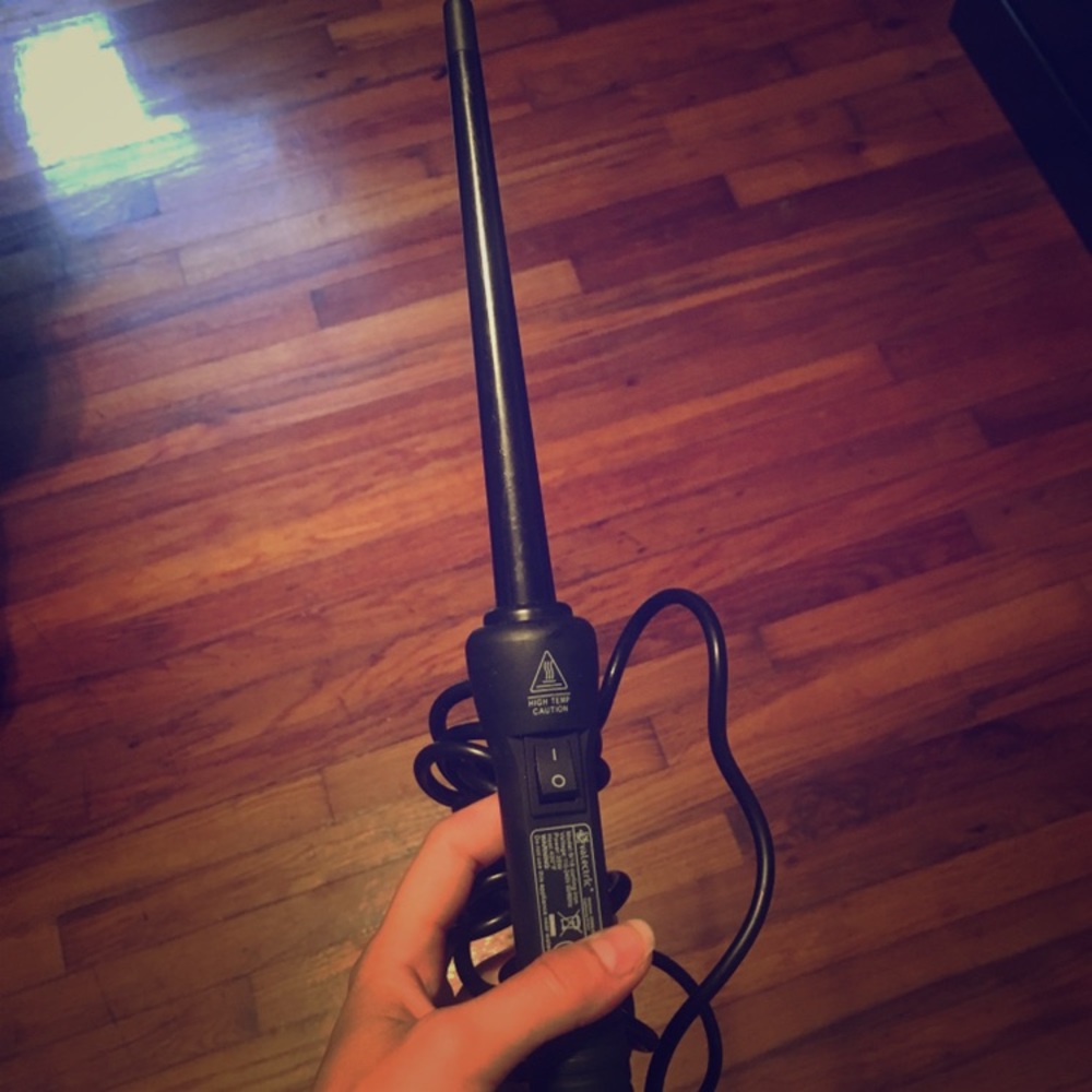 A brand new curling wand