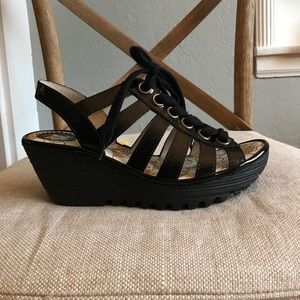 Black patent wedge