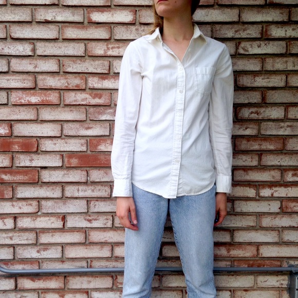Uniqlo Tops - ✅SALE • the classic button down