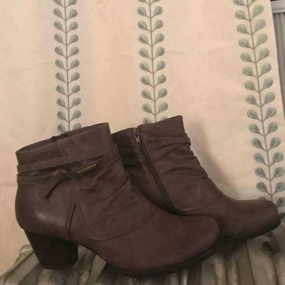 Boots - Picture 1 of 4