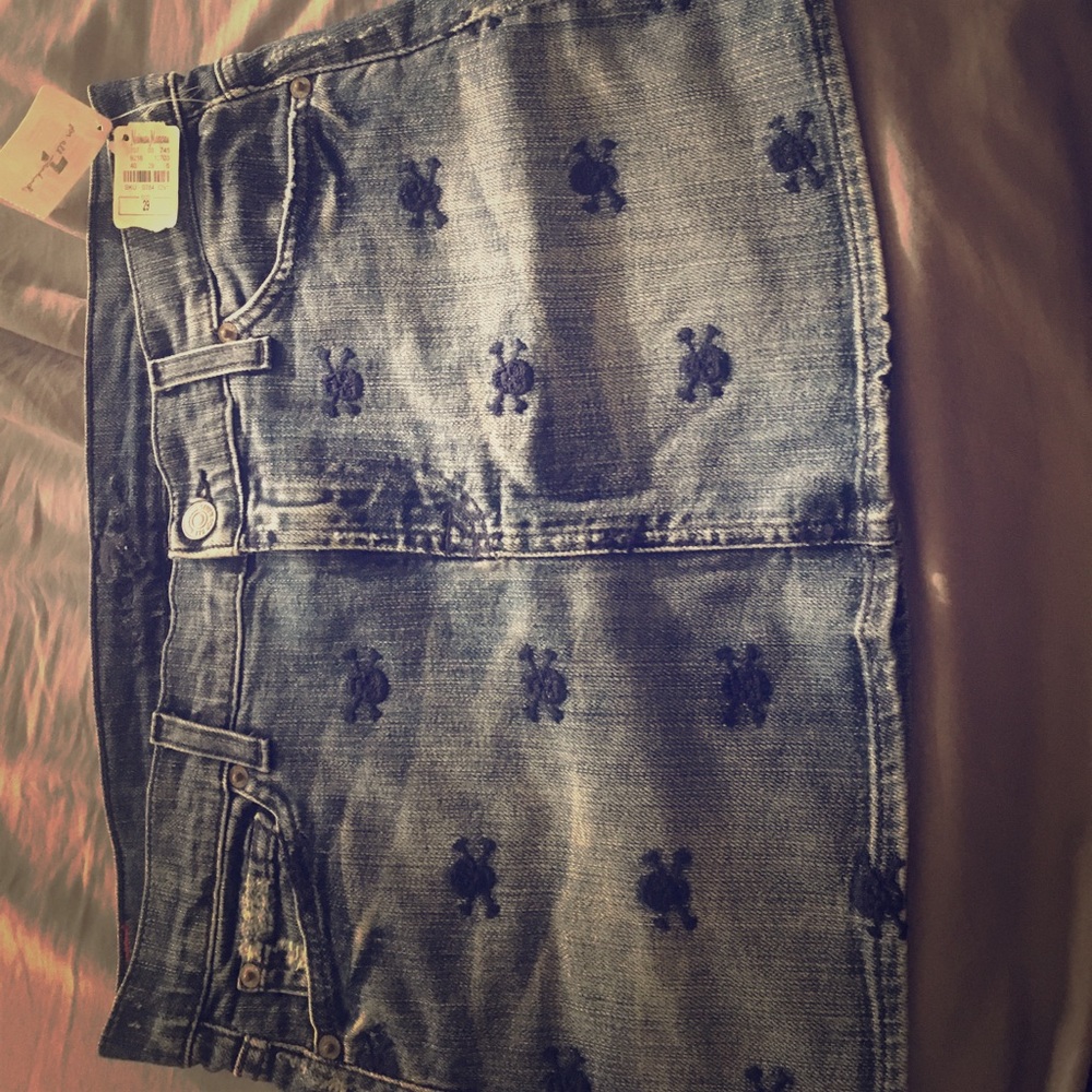 Women's 7's Skirt Size 29