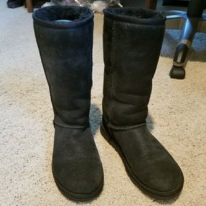 Tall black Ugg boots