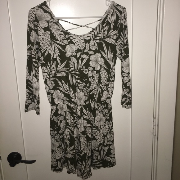 Army green floral romper. Never worn. - Picture 2 of 3