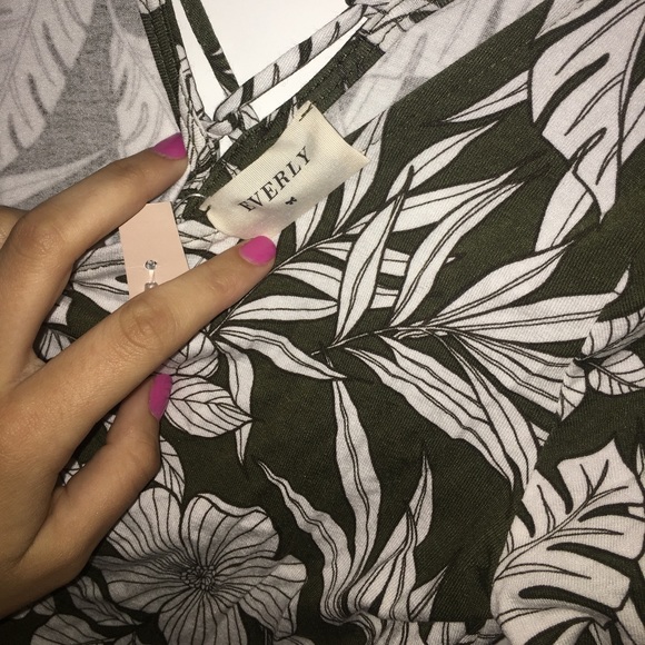 Army green floral romper. Never worn. - Picture 3 of 3