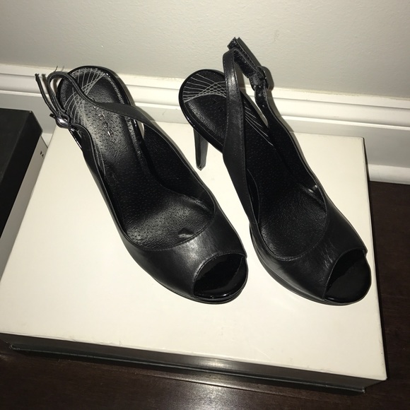 4' inch black leather strap-back heels - Picture 2 of 4