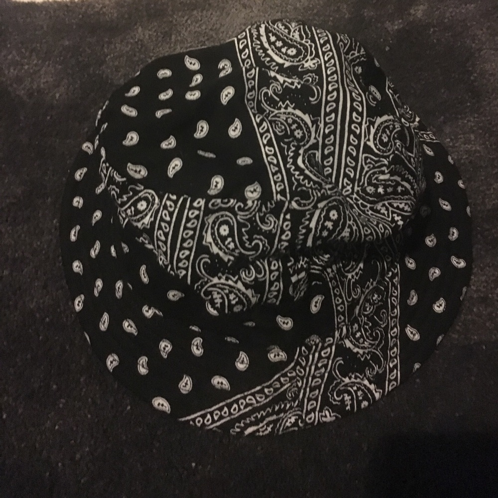 Paisley Black and White Reversable Bucket Hat