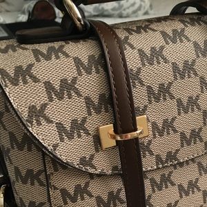 Michael Kors Crossbody Bag