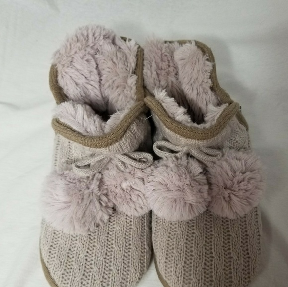 MUKLUKS *nwt* Sz Med (7-8) Lavender Slippers - Picture 2 of 6