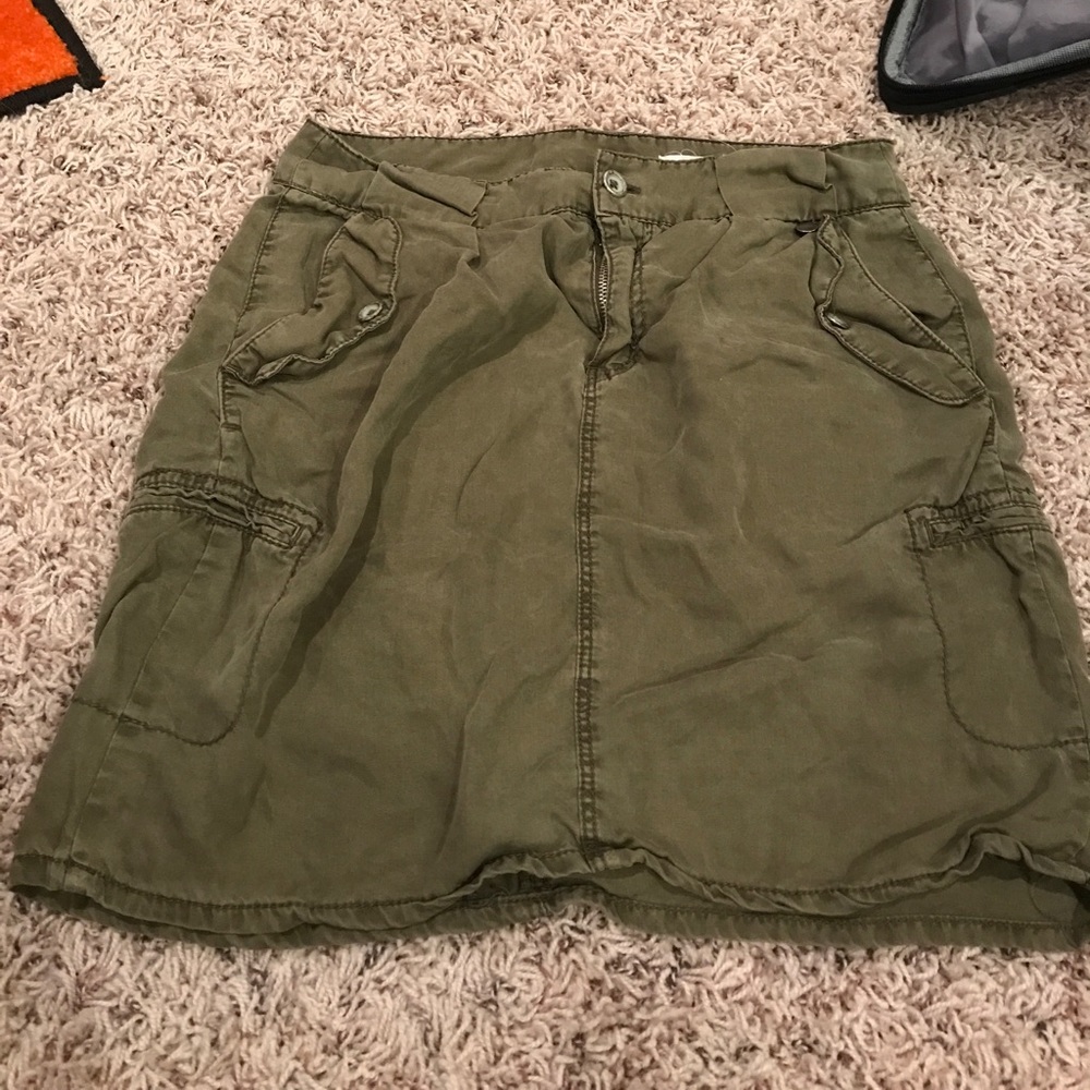 H&m green skirt