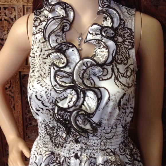 iZ Byer printed white ruffled blouse, size small - Picture 2 of 8