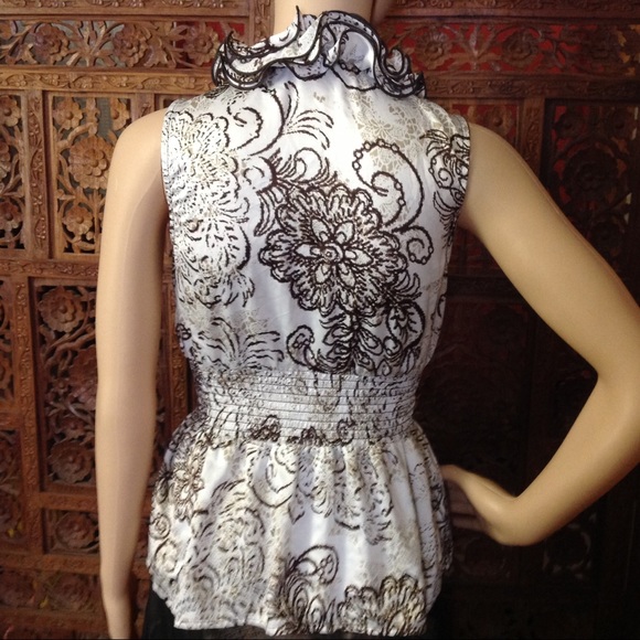 iZ Byer printed white ruffled blouse, size small - Picture 6 of 8