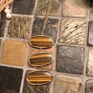 Kendra Scott necklace