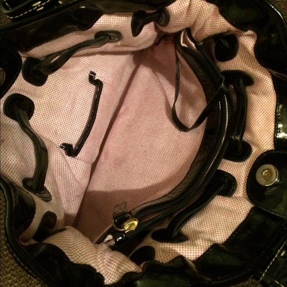 Dooney & Bourke hand bag. - Picture 3 of 3