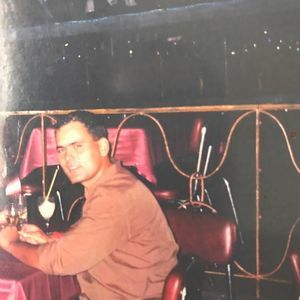 Meet your Posher, Ramiro j