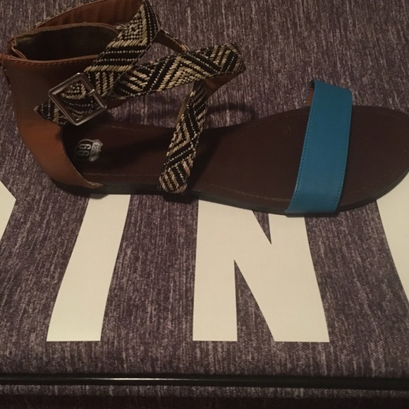 Sandals - Picture 2 of 2