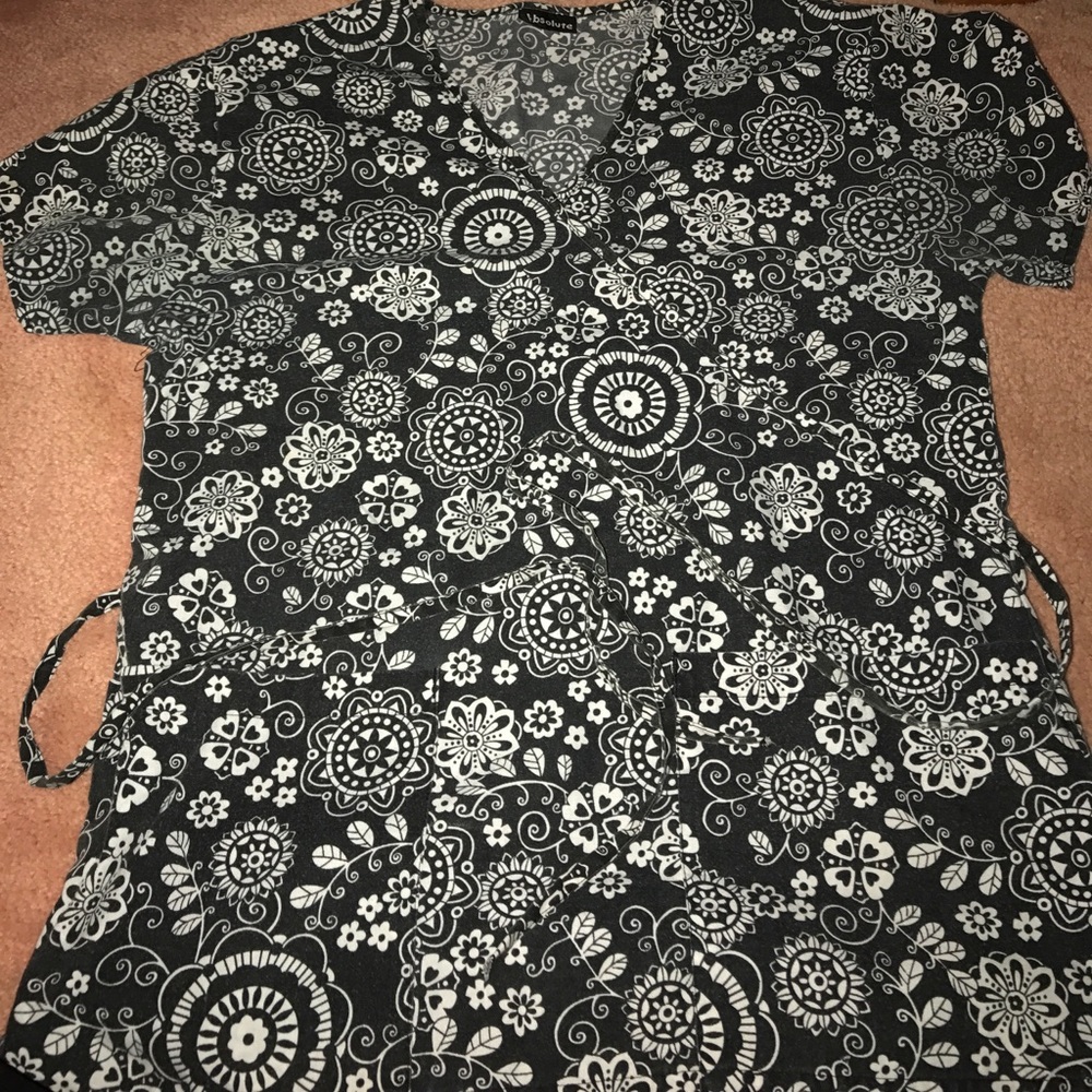 Scrub top size small