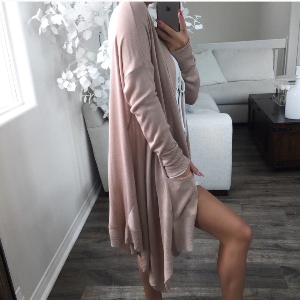 👀 ISO👀 waterfall cardigan - Picture 2 of 2