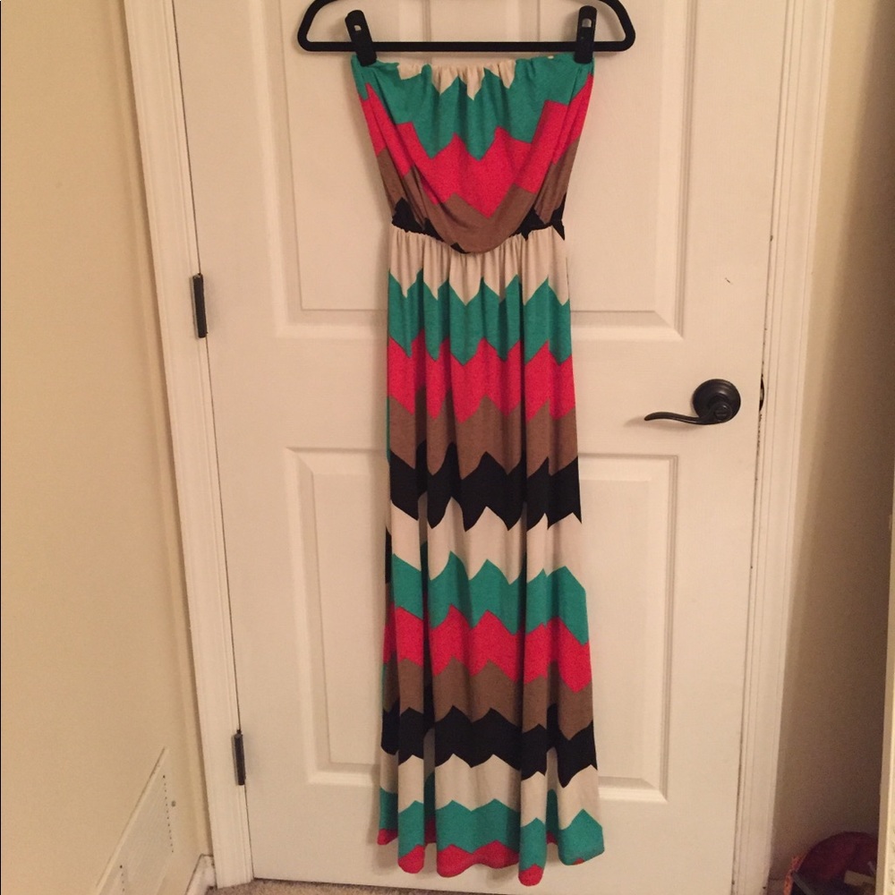 Strapless chevron maxi