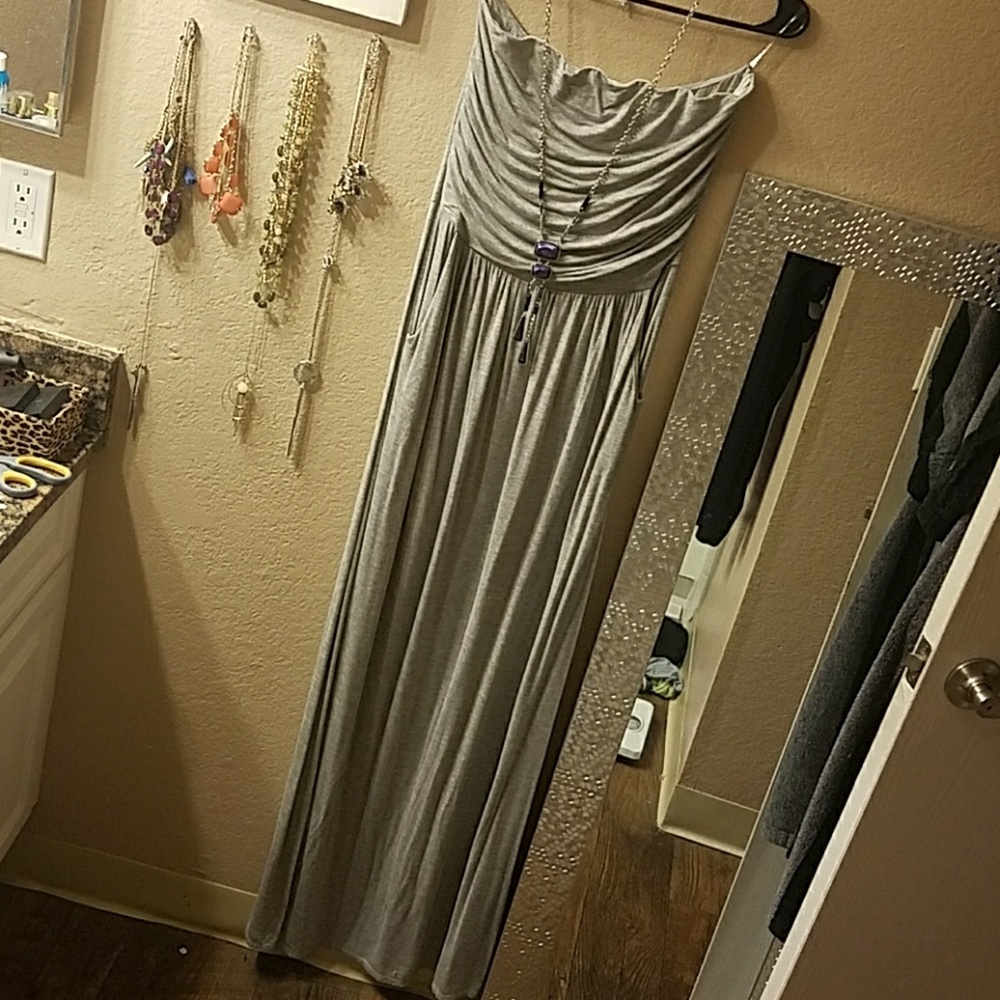 Long Grey Maxi w/ pockets!