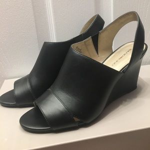 GUC Bandolino wedge sandal!