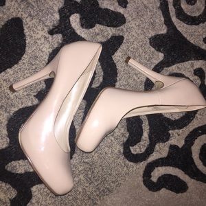 NUDE HEELS