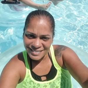 Meet your Posher, Zaira