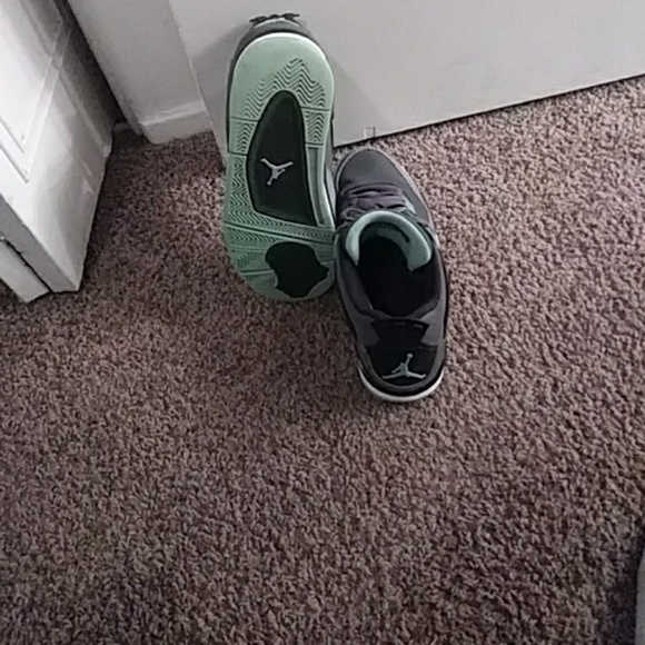 Green glow jordan 4's - Picture 4 of 4