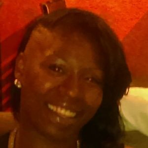 Meet your Posher, Adia