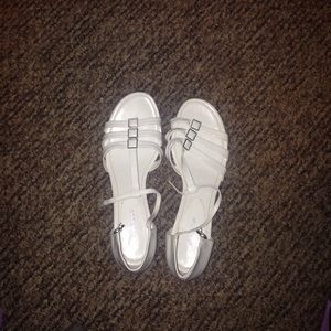 NEEDS TO BE GONE‼️white strap up sandles
