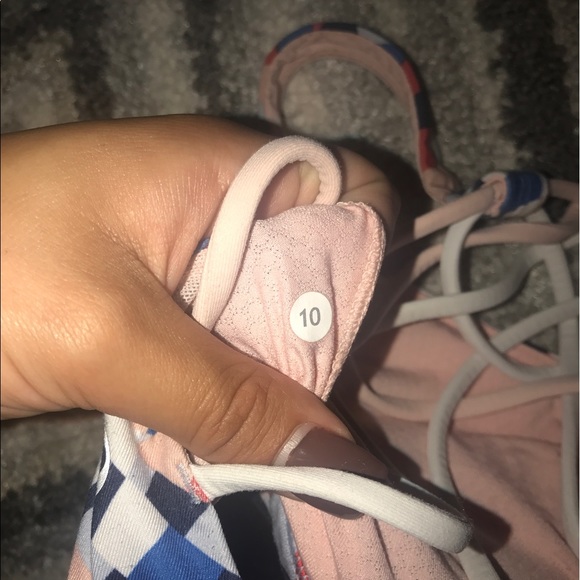 Lululemon FTBW bra size 10 - Picture 3 of 3