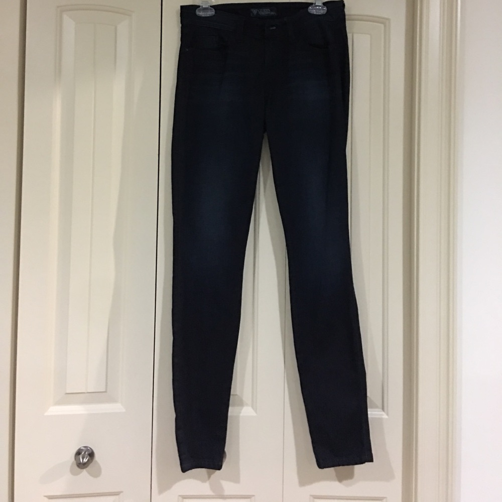 Guess dark wash jeans in Brittney skinny