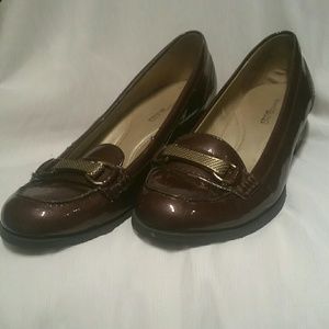 Shiny bronze Bandolino sz 8