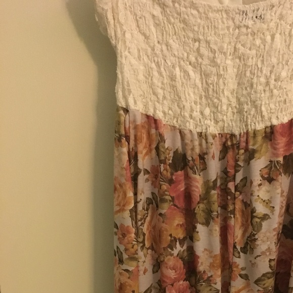 Strapless dress- very cute 😍😍 - Picture 4 of 8