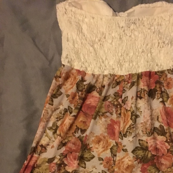 Strapless dress- very cute 😍😍 - Picture 6 of 8