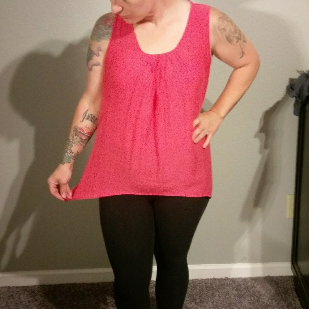 🔴 Gauzy coral tank