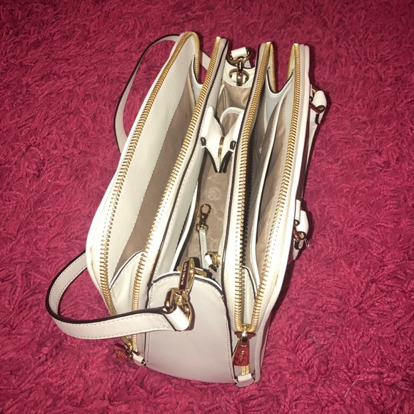 Michael Kors White Purse - Picture 3 of 6