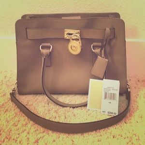 WITH TAGS Michael Kors Hamilton Leather Purse
