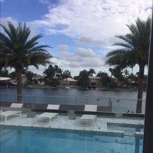 Meet your Posher, Karola