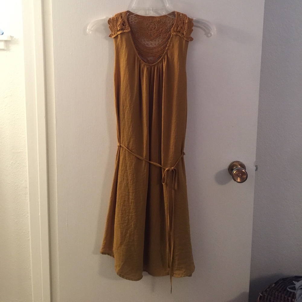 H&M mustard crochet blouse
