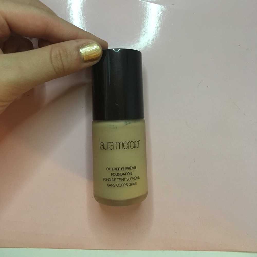 Laura Mercier Oil Free Supreme Foundation