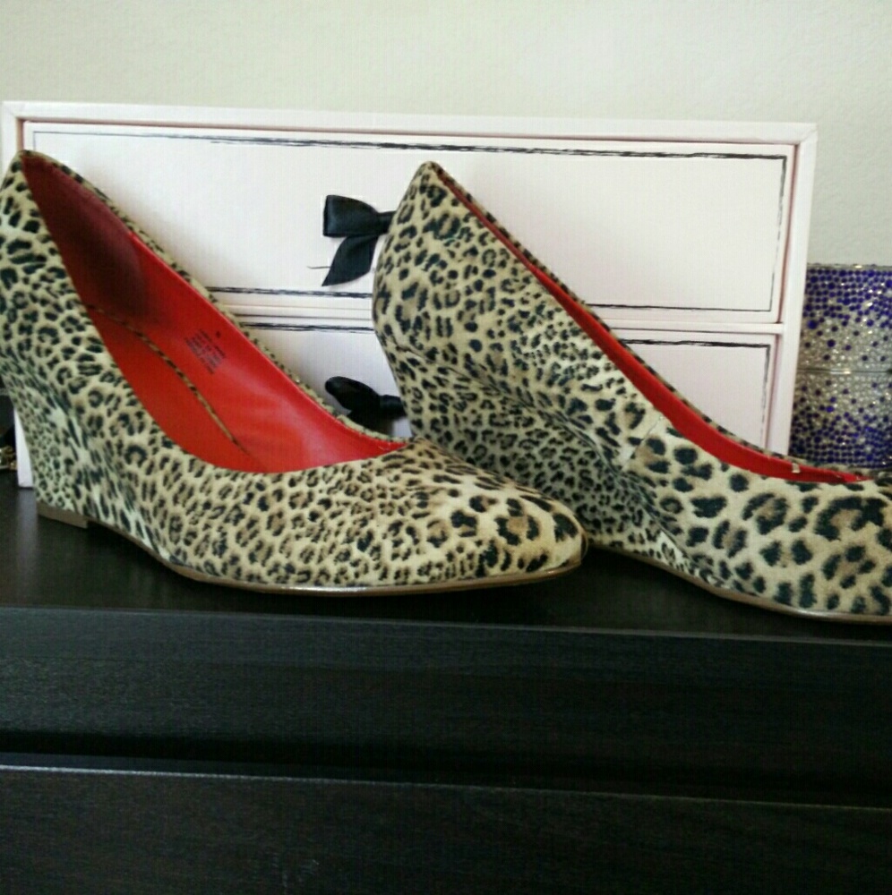 Express Cheetah / Leopard Print Wedges