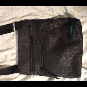 Dakine cross body
