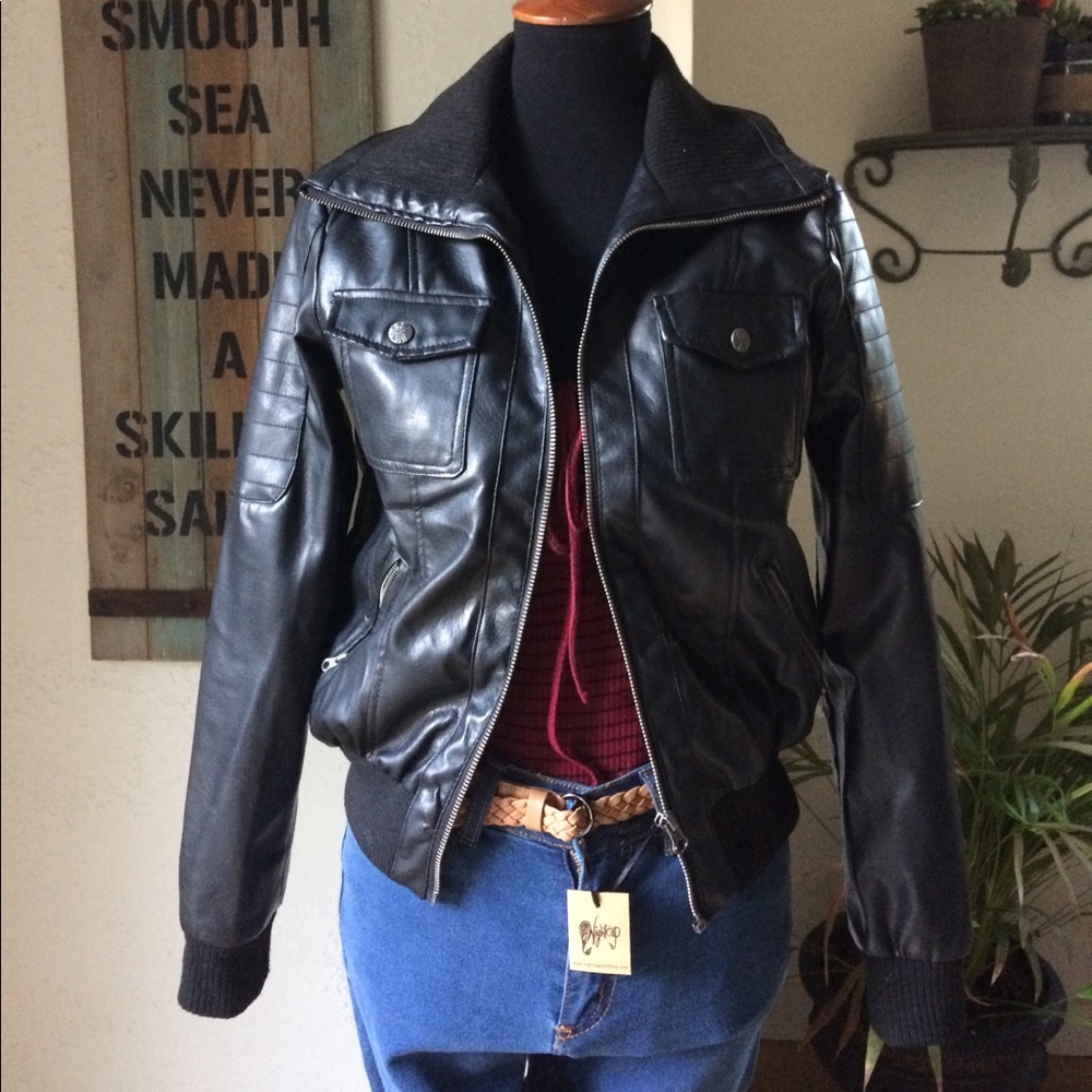 REDUCED PRICE ‼️Faux leather bomber jacket