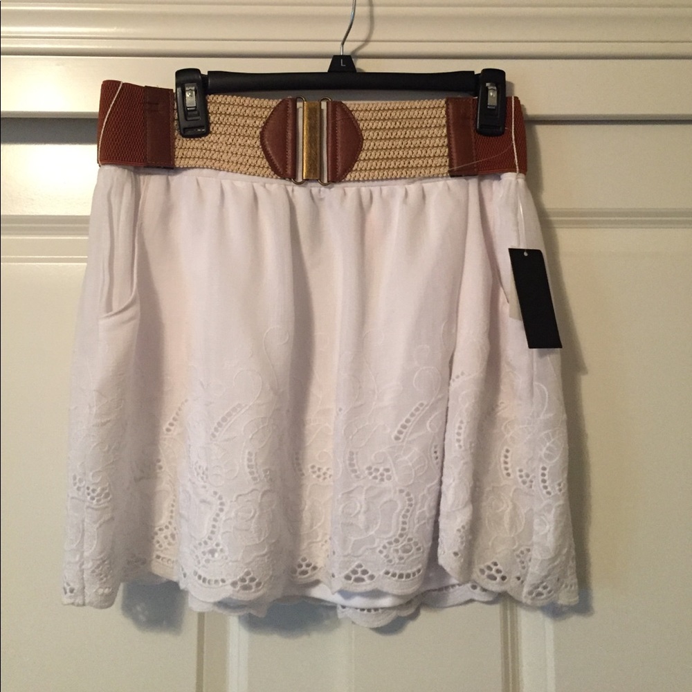*NWT WHITE EYELET LACE SKIRT WITH BELT