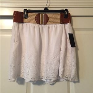 *NWT WHITE EYELET LACE SKIRT WITH BELT