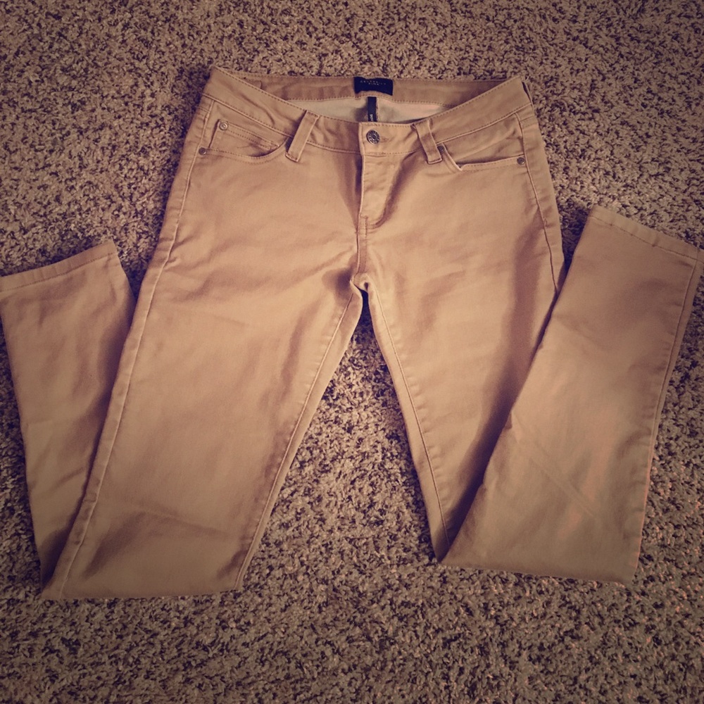Celebrity Pink Khaki skinny pants