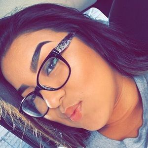 Meet your Posher, Jimena
