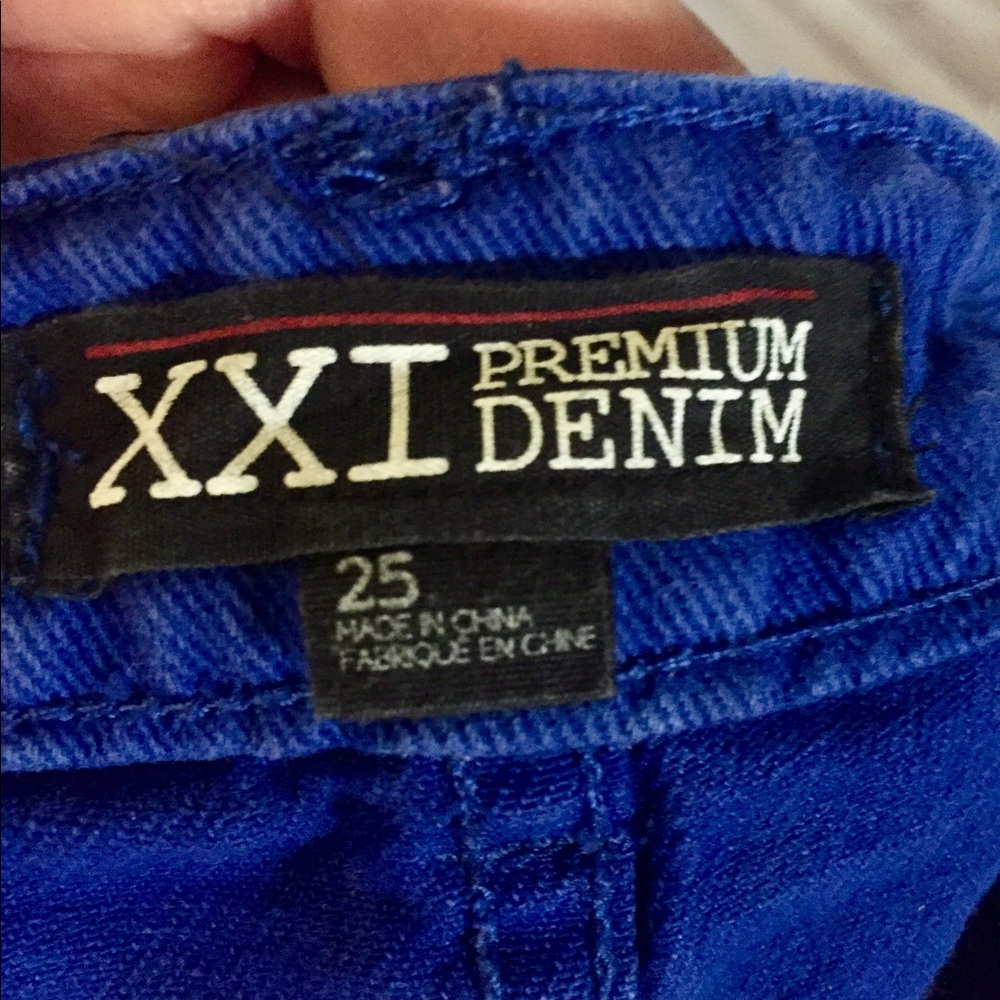 Shorts - Picture 3 of 3