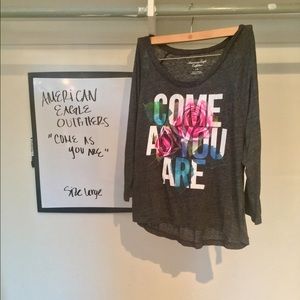 American Eagle Outfitters Graphic Tee